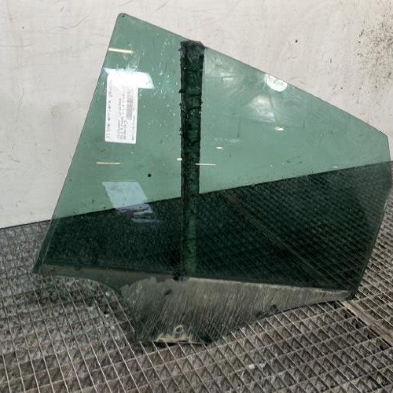 Vitre arriere gauche VOLKSWAGEN POLO 5 Photo n°2