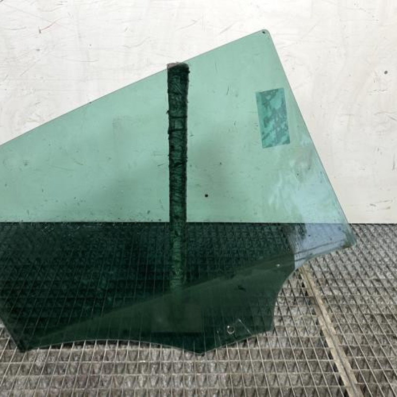 Vitre arriere gauche VOLKSWAGEN POLO 5 Photo n°4