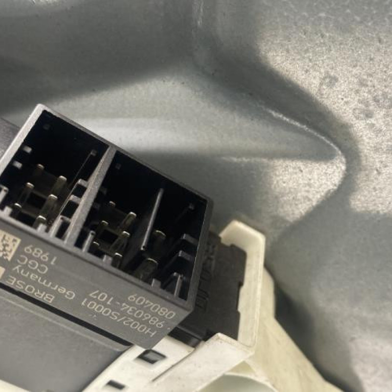 Leve vitre electrique avant gauche SEAT IBIZA 3 Photo n°4