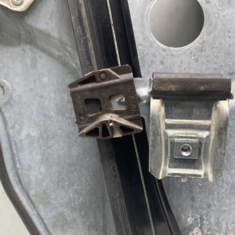 Leve vitre electrique avant gauche SEAT IBIZA 3 Photo n°6