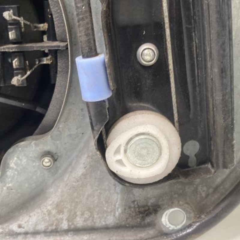 Leve vitre electrique avant gauche SEAT IBIZA 3 Photo n°11