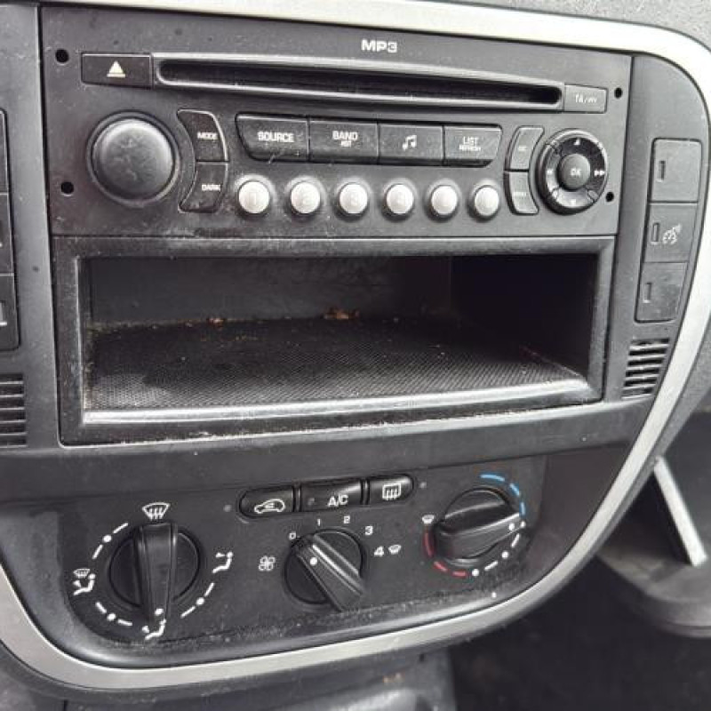 Bloc ABS (freins anti-blocage) CITROEN C2 Photo n°16