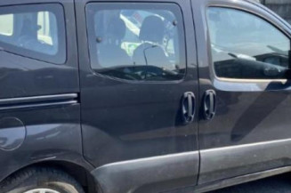 Poignee porte avant droit PEUGEOT BIPPER