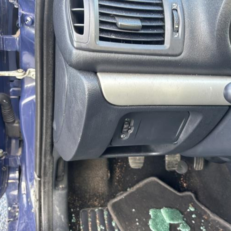 Aile avant droit RENAULT CLIO 2 Photo n°20