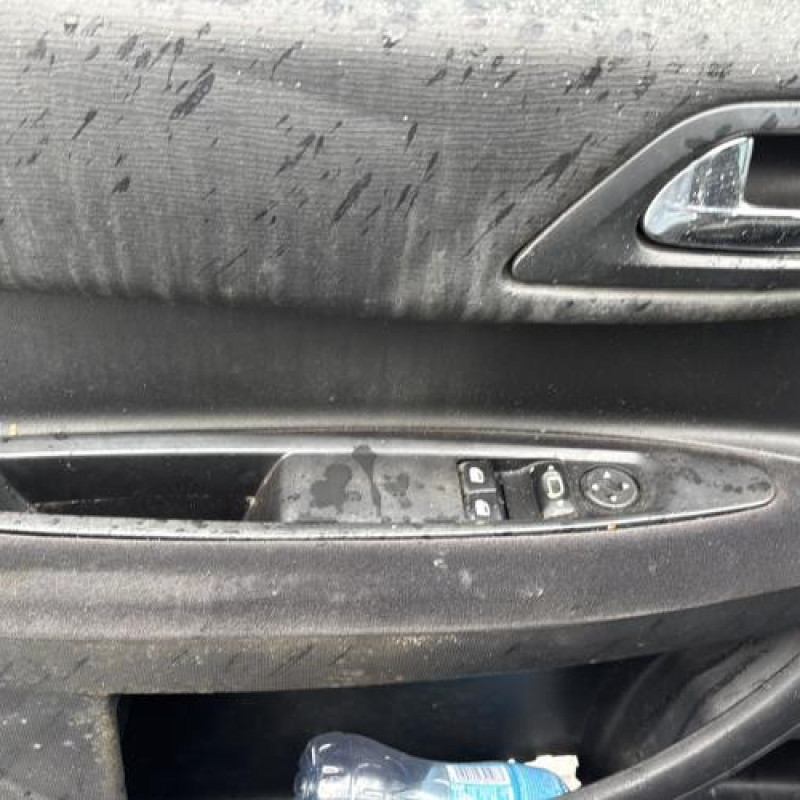 Malle/Hayon arriere CITROEN C4 1 Photo n°16