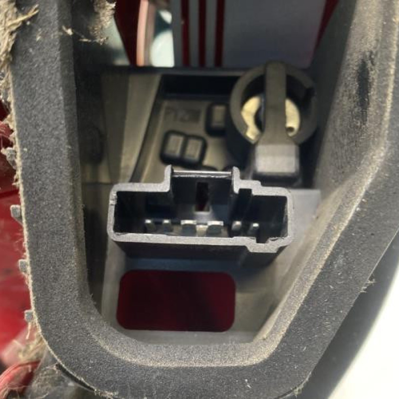 Feu arriere principal gauche (feux) PEUGEOT 207 Photo n°3