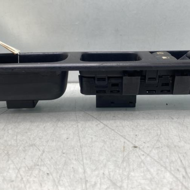 Interrupteur de leve vitre avant gauche PEUGEOT 207 Photo n°2