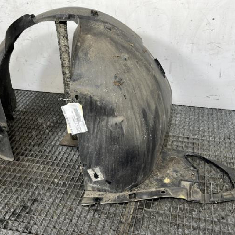 Pare boue avant gauche PEUGEOT 207 Photo n°3