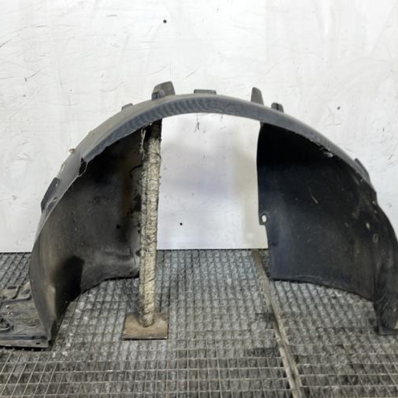 Pare boue avant gauche PEUGEOT 207 Photo n°4