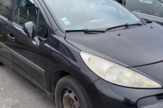 Pare boue avant gauche PEUGEOT 207