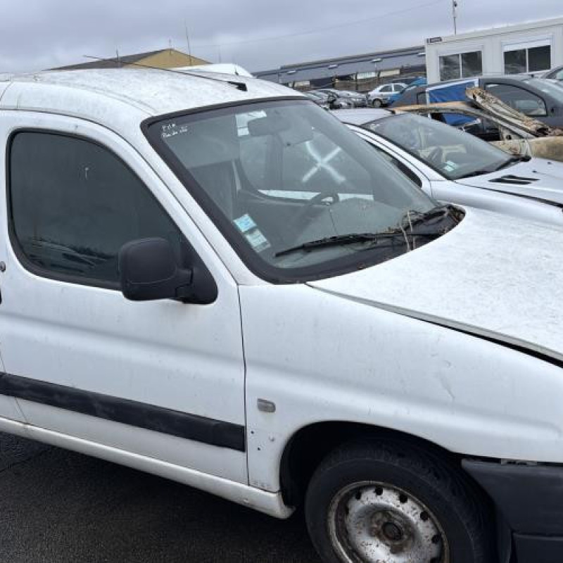 Vitre avant droit PEUGEOT PARTNER 1 Photo n°8