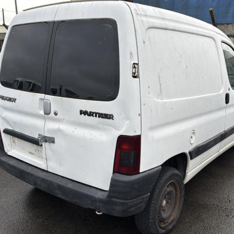 Vitre avant droit PEUGEOT PARTNER 1 Photo n°9