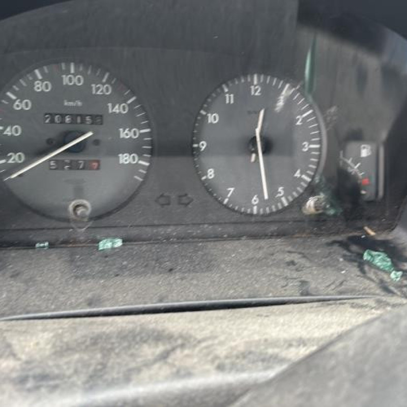 Vitre avant droit PEUGEOT PARTNER 1 Photo n°20