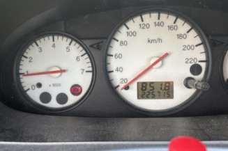 Poignee interieur avant droit FORD FIESTA 4