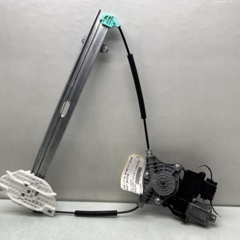 Leve vitre electrique avant gauche KIA STONIC Photo n°1