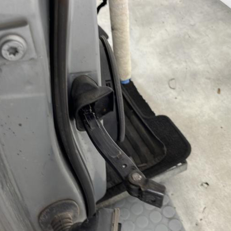 Porte avant droit AUDI A4 3 Photo n°2