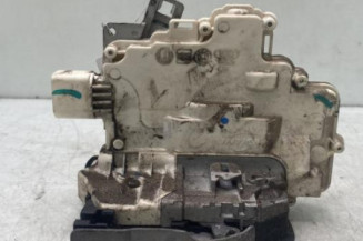 Serrure arriere gauche AUDI A4 3 Photo n°1