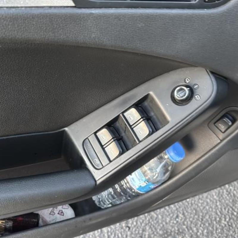 Serrure arriere gauche AUDI A4 3 Photo n°14