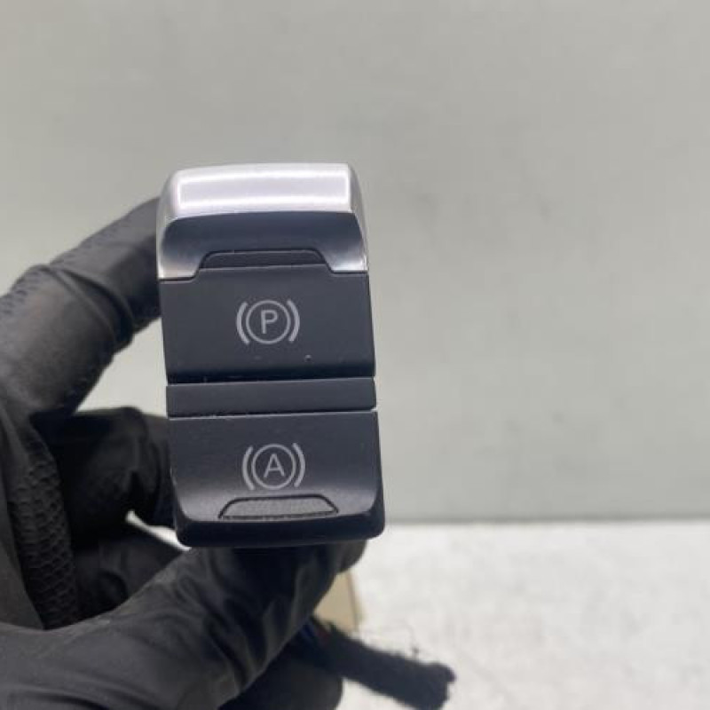 Poignee electrique frein a main AUDI A4 3 Photo n°1