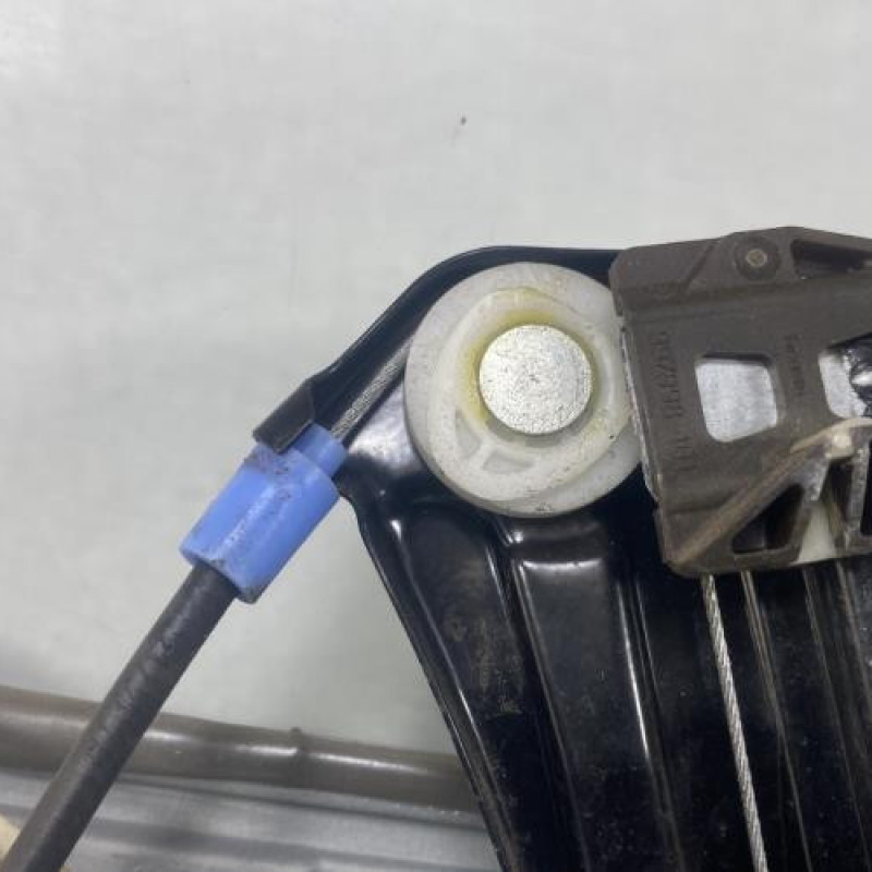 Leve vitre electrique avant droit VOLKSWAGEN GOLF 4 Photo n°9