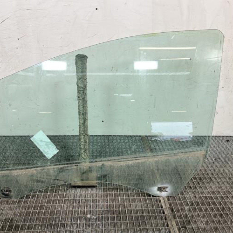 Vitre avant gauche PEUGEOT 308 1 Photo n°1