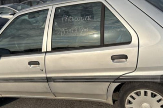 Moteur essuie glace avant CITROEN SAXO