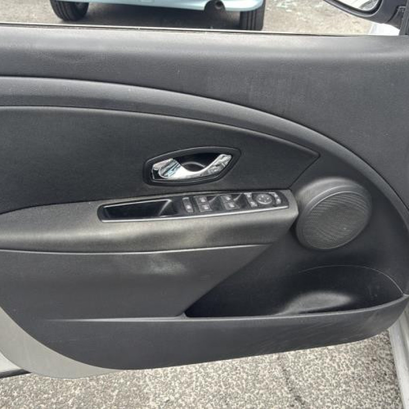 Renfort pare choc arriere (traverse) RENAULT MEGANE 3 Photo n°15