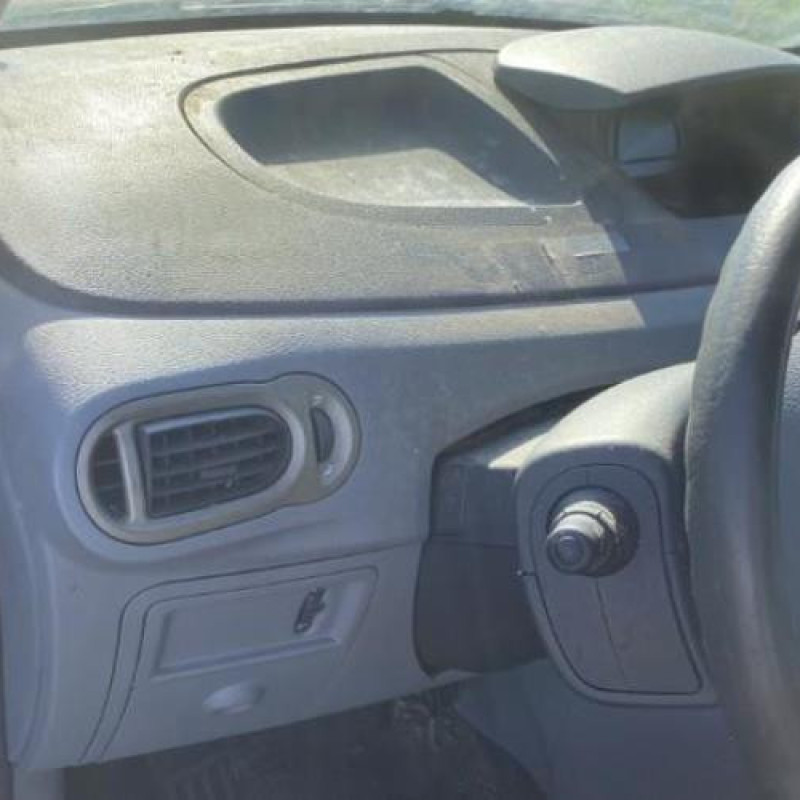 Vitre avant gauche RENAULT GRAND MODUS Photo n°8