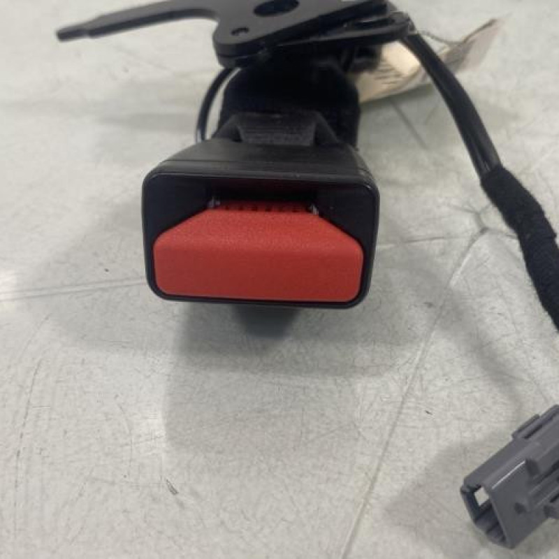 Attache ceinture arriere droit RENAULT CLIO 4 Photo n°4
