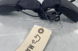 Attache ceinture arriere gauche RENAULT CLIO 4 Photo n°1