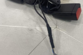 Attache ceinture arriere gauche RENAULT CLIO 4