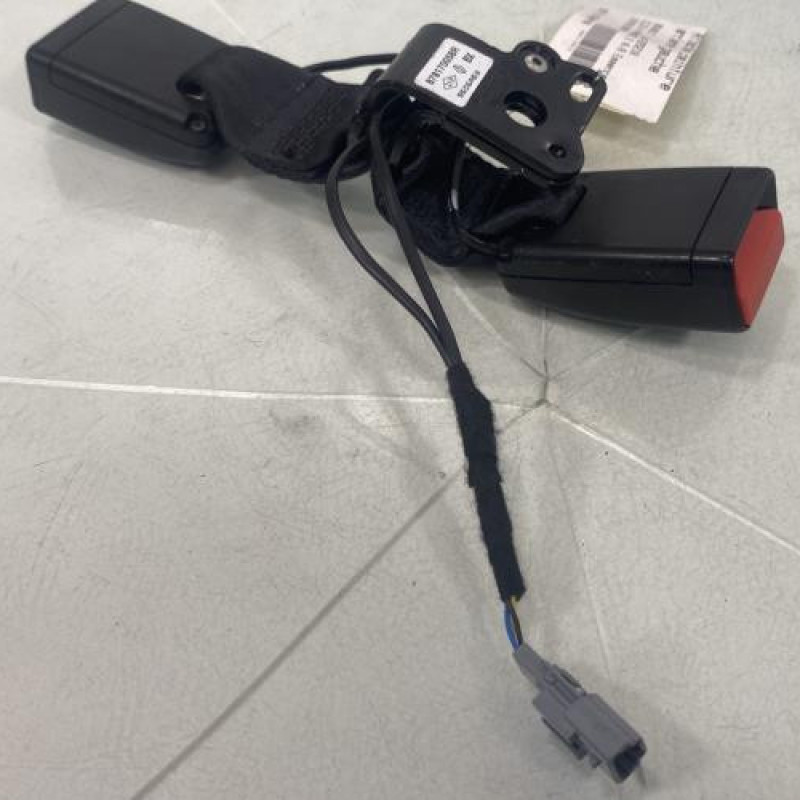 Attache ceinture arriere gauche RENAULT CLIO 4 Photo n°2
