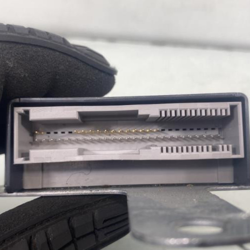 Boitier air bag RENAULT CLIO 4 Photo n°4