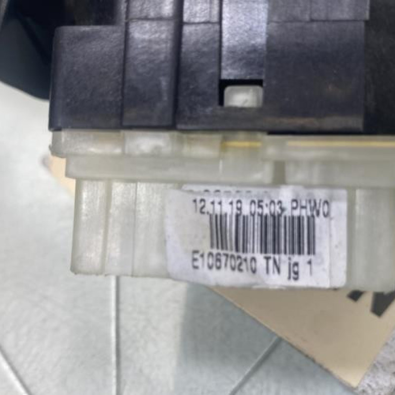 Commodo d'essuie glaces RENAULT CLIO 4 Photo n°1