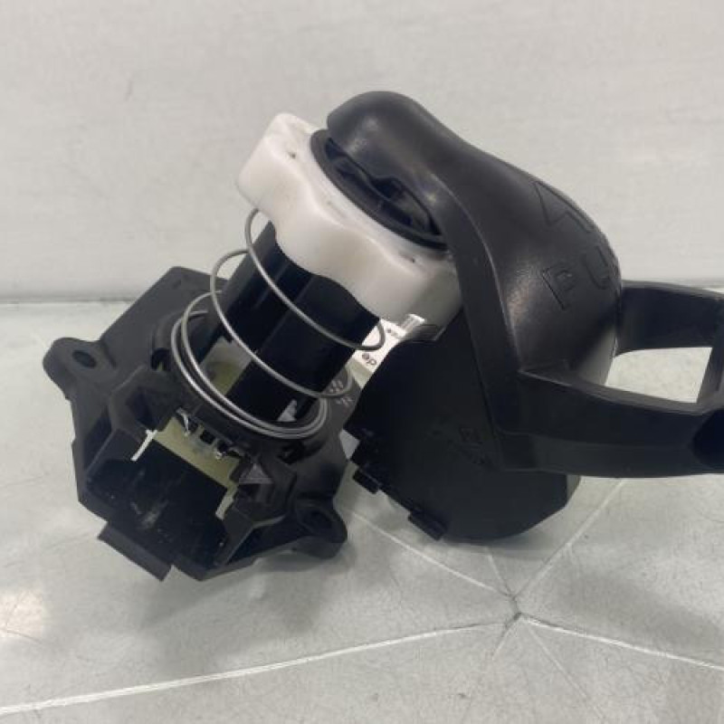 Treuil de roue de secours RENAULT CLIO 4 Photo n°1