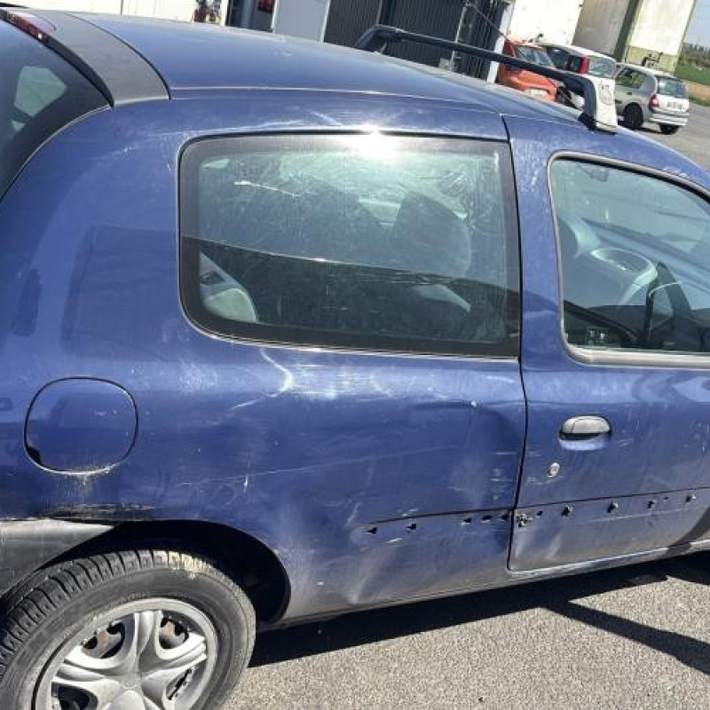 Calandre RENAULT CLIO 2 Photo n°11