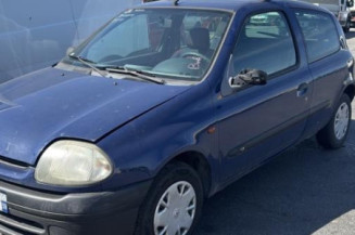 Feu arriere stop central RENAULT CLIO 2