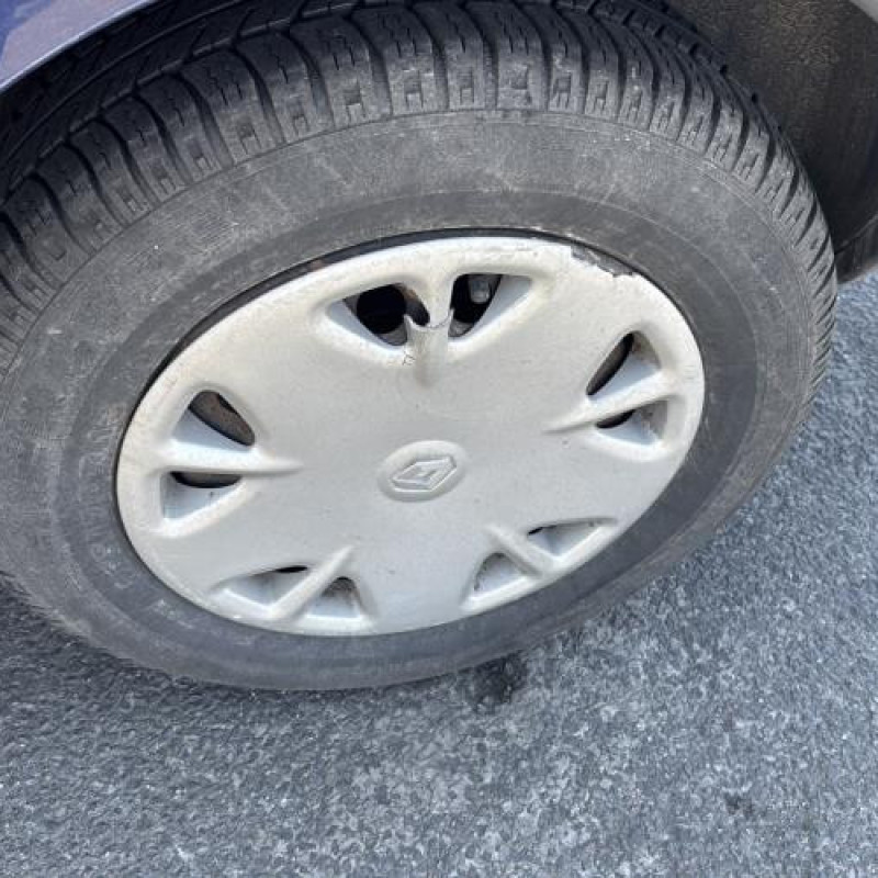 Feu arriere stop central RENAULT CLIO 2 Photo n°18