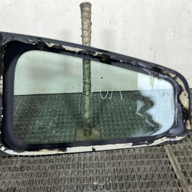 Custode arriere droit RENAULT CLIO 3 Photo n°4