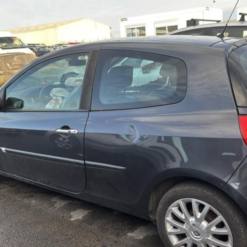 Feu arriere principal droit (feux) RENAULT CLIO 3 Photo n°9