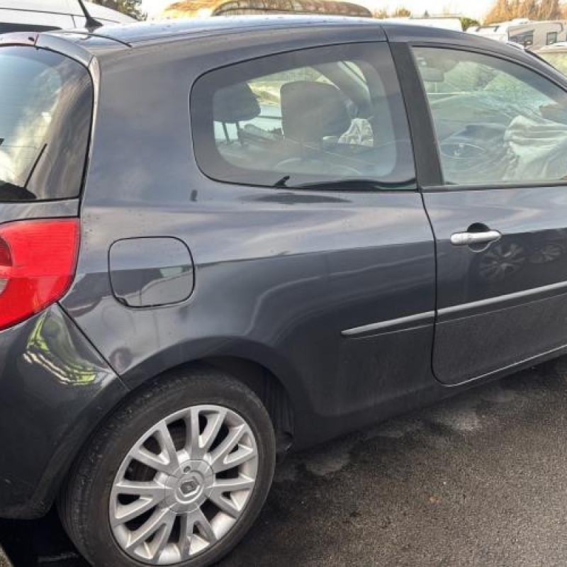 Feu arriere principal droit (feux) RENAULT CLIO 3 Photo n°10