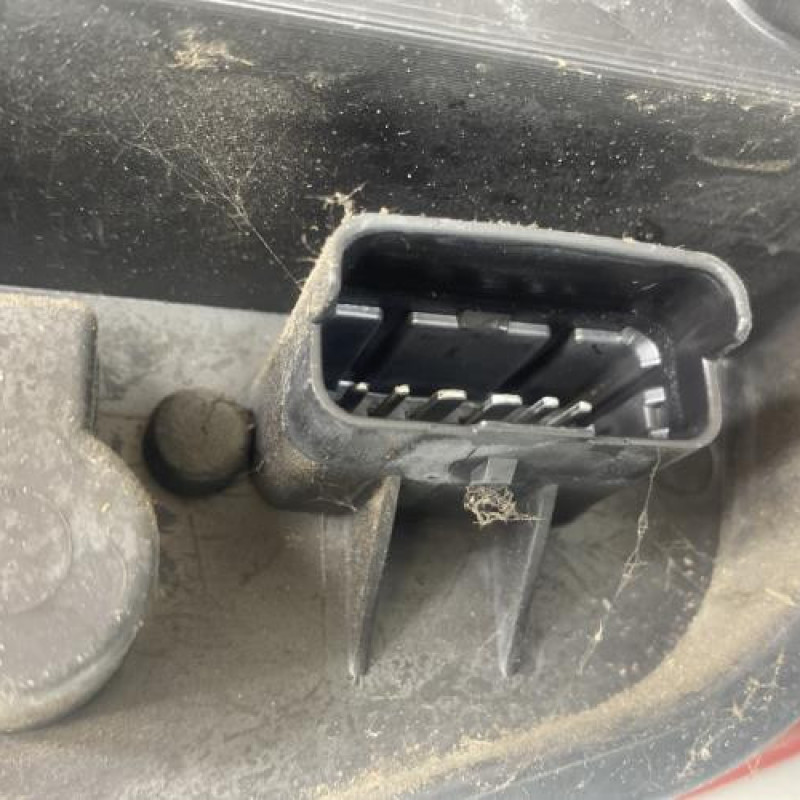 Feu arriere principal gauche (feux) RENAULT CLIO 3 Photo n°4