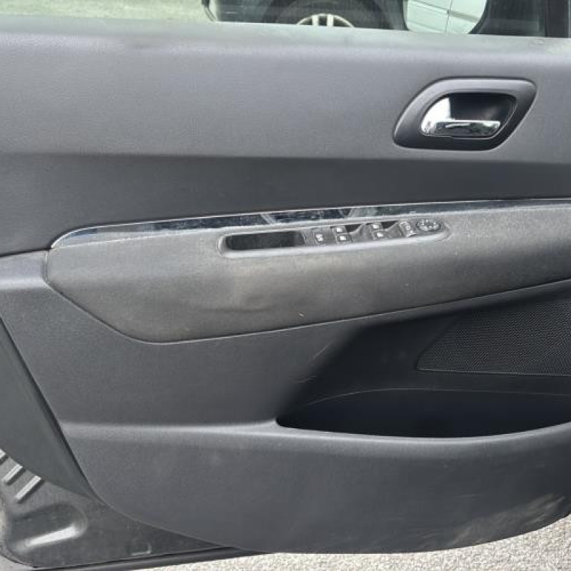 Porte avant droit PEUGEOT 5008 1 Photo n°16