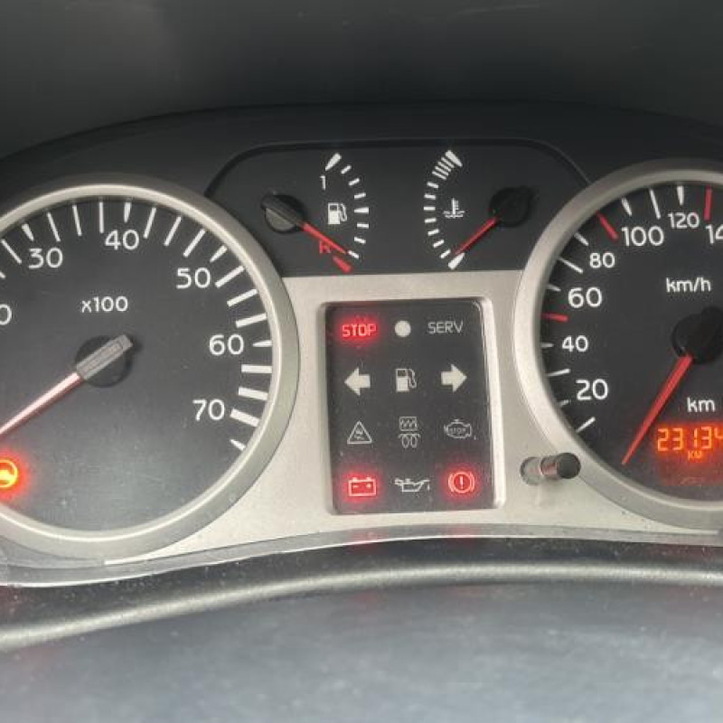 Feu arriere principal gauche (feux) RENAULT CLIO 2 Photo n°4