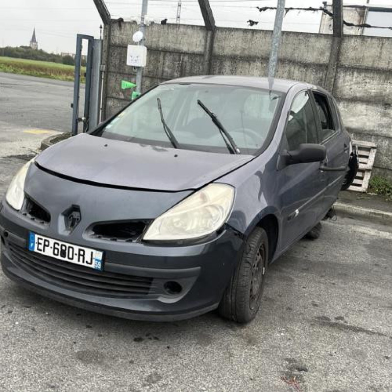 Aile avant gauche RENAULT CLIO 3 Photo n°8