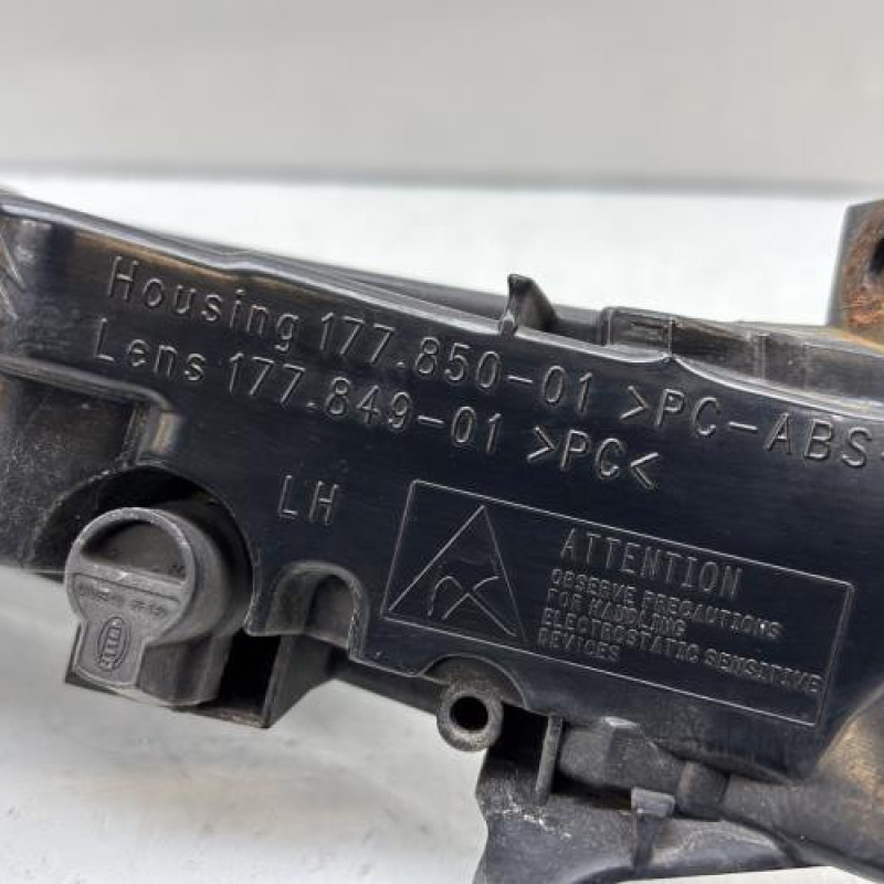 Feu diurne avant gauche CITROEN C4 PICASSO 1 Photo n°4