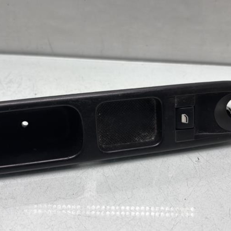 Interrupteur de leve vitre avant droit PEUGEOT 207 Photo n°1