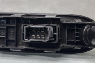 Interrupteur de leve vitre avant droit PEUGEOT 207