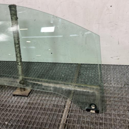 Vitre avant droit PEUGEOT 207