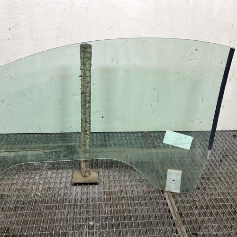 Vitre avant droit PEUGEOT 207 Photo n°4